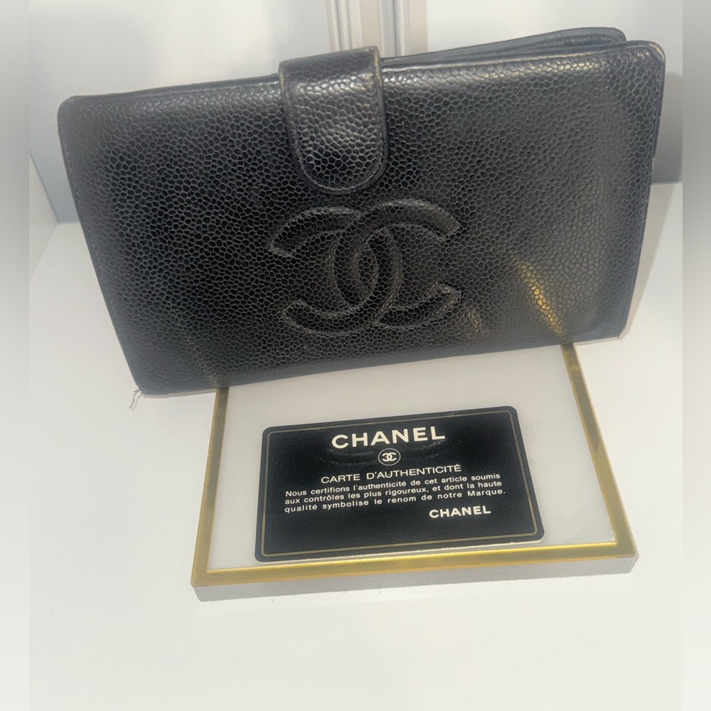 CHANEL Black Quilted CC Leather Wallet with Snap Closure
